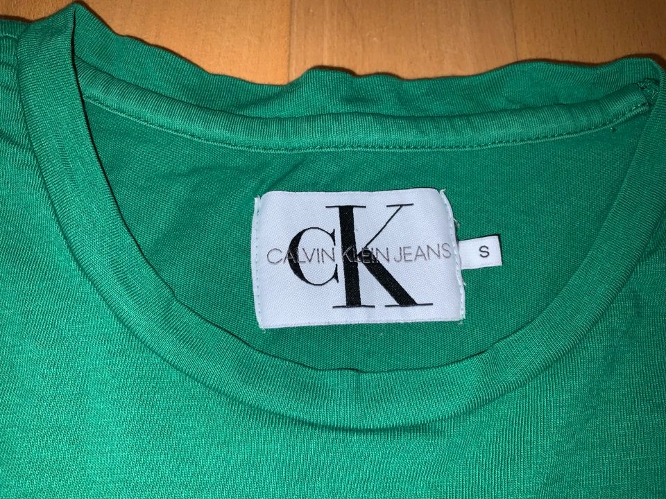 Calvin Klein Jeans T-Shirt Gr S Herren grün Top Brusttasche CK in Rotenburg (Wümme)