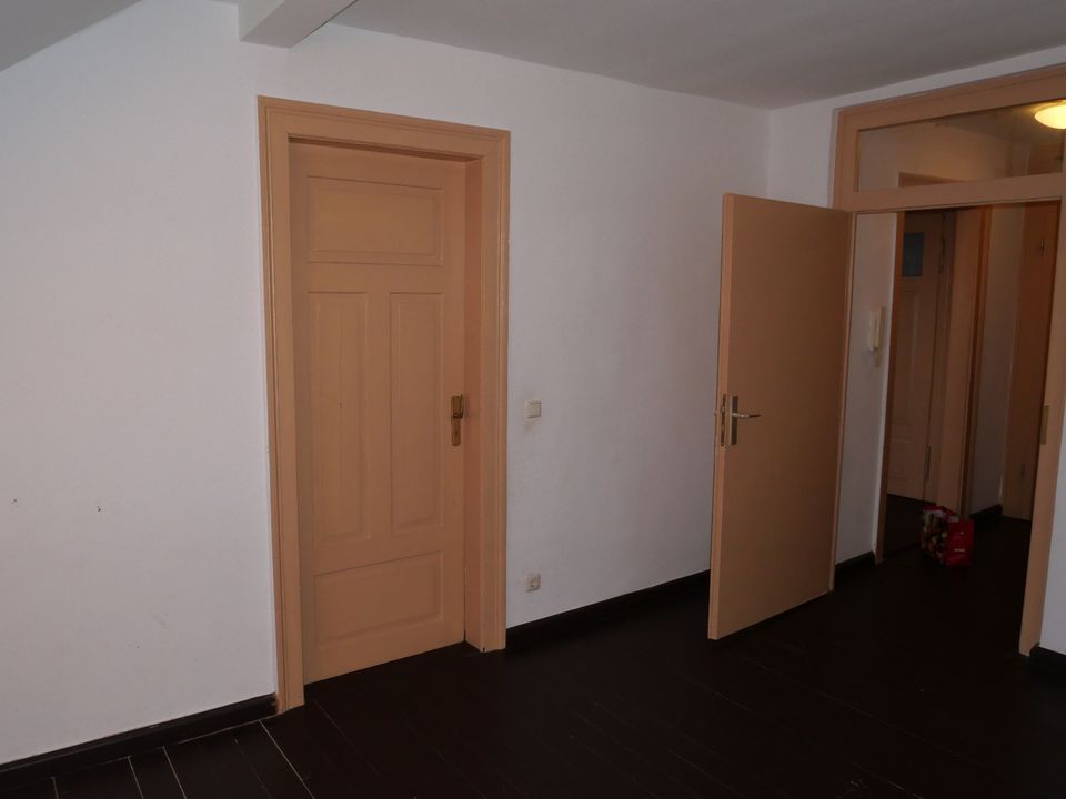 Helle 2-Zimmer-Dachgeschosswohnung im Herzen von Altenburg! in Altenburg