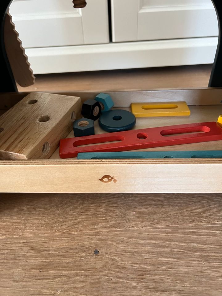 Kinder Werkbank aus Holz (Holzspielzeug) in Höhenkirchen-Siegertsbrunn