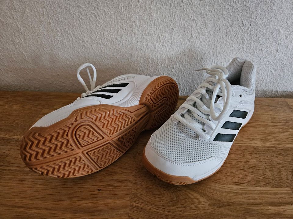 Schuhe Turnschuhe Adidas Gr. 34 weiß - neu in Donaueschingen