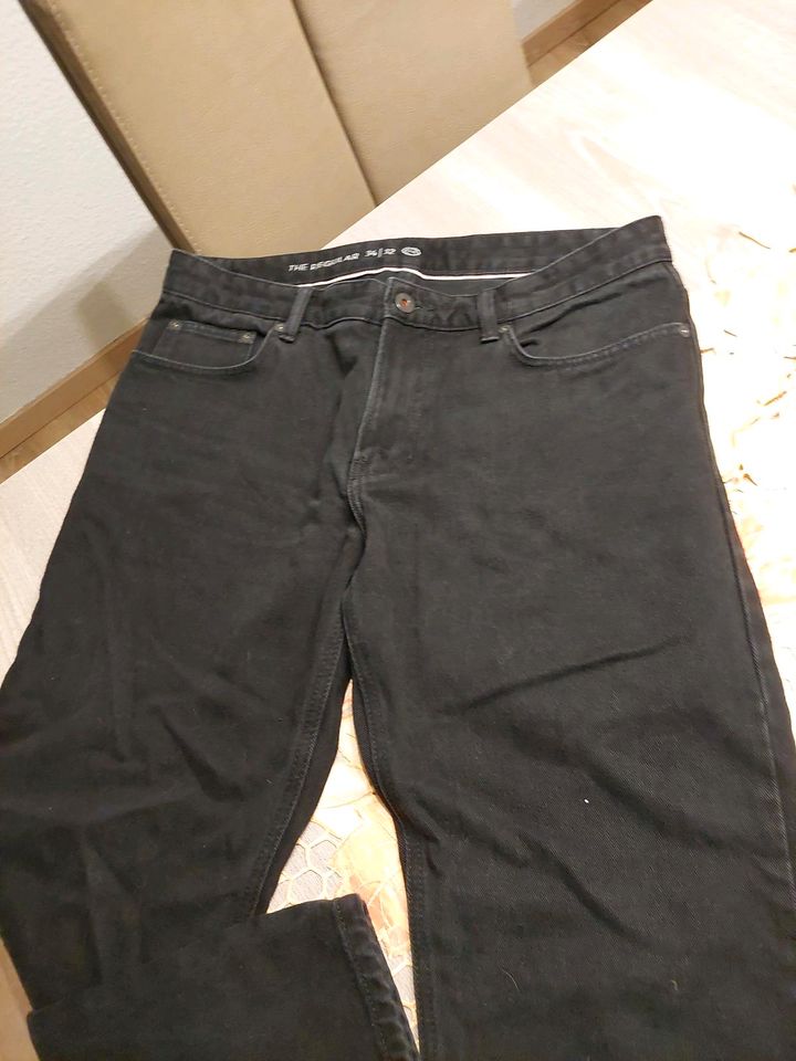 Herren Jeans  Gr 34/32 in Mülheim (Ruhr)