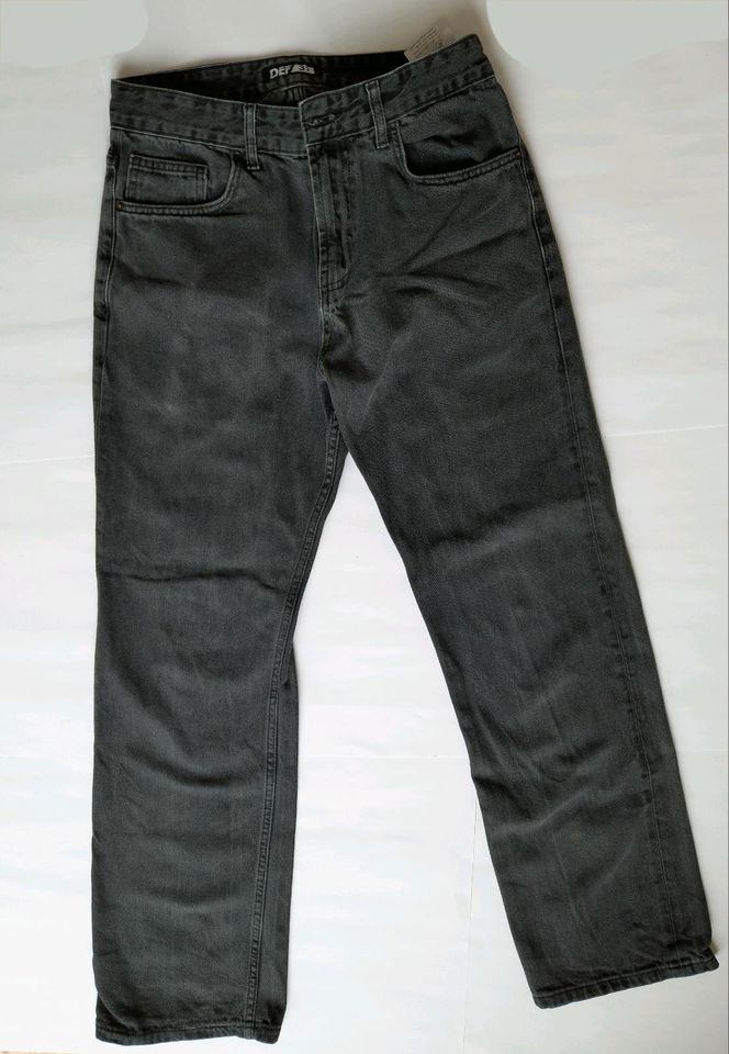 Schwarze Straight Leg Jeans in Linden