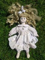 Blonde porcelan Puppe 40 cm mit Hochstuhl, Alte porcelan puppe Nordrhein-Westfalen - Minden Vorschau