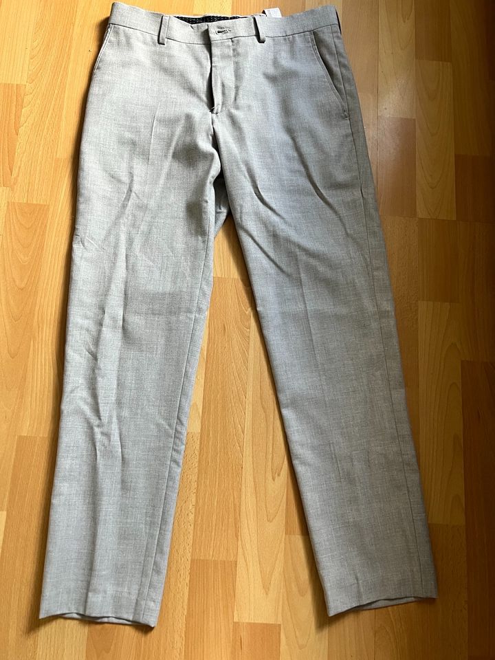 Zara Anzug Blazer + Hose Anzug neuwertig Grau Gr.46/38 in Düsseldorf