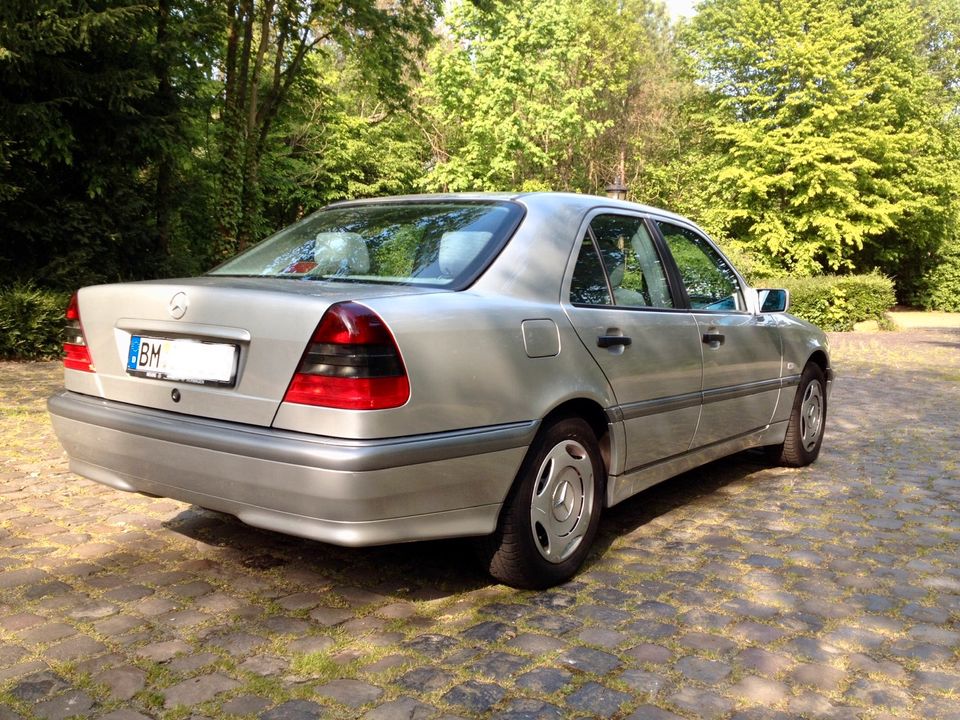 Mercedes C220 CDI Sammlerfahrzeug 1.Hand mit 27.000 Kilometer in Elsdorf