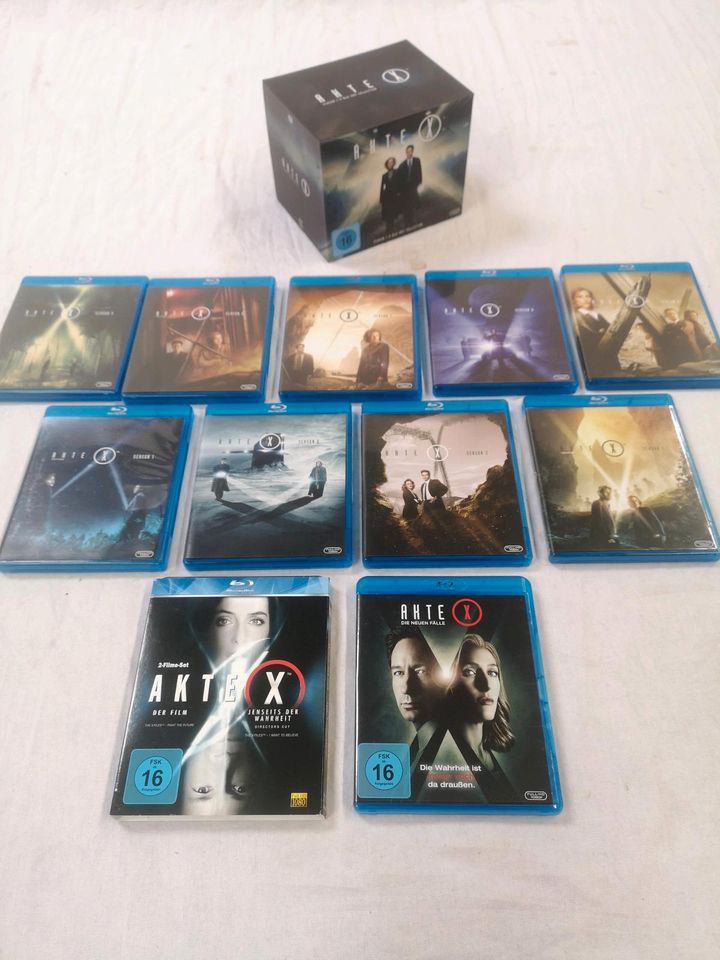 Akte X Bluray Box Staffel 1-9 + 2 Extra Filme in Hamburg