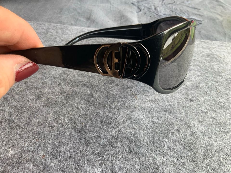 Neuwertige Armani Sonnenbrille in Freudenstadt