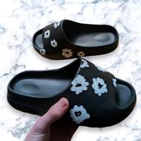 Denim Tears Yeezy Slides handbemalte Schlappen Größe 38-39 Leipzig - Lindenau Vorschau