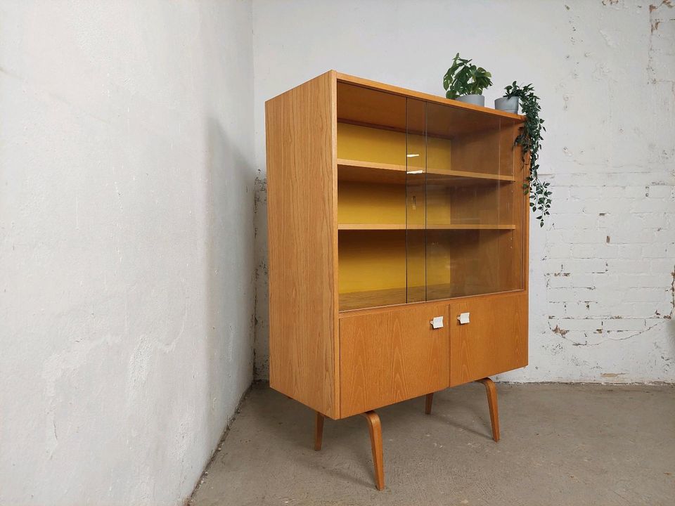 Vintage Hellerau 427 Highboard Schrank Vitrine 60er 70er DDR in Leipzig