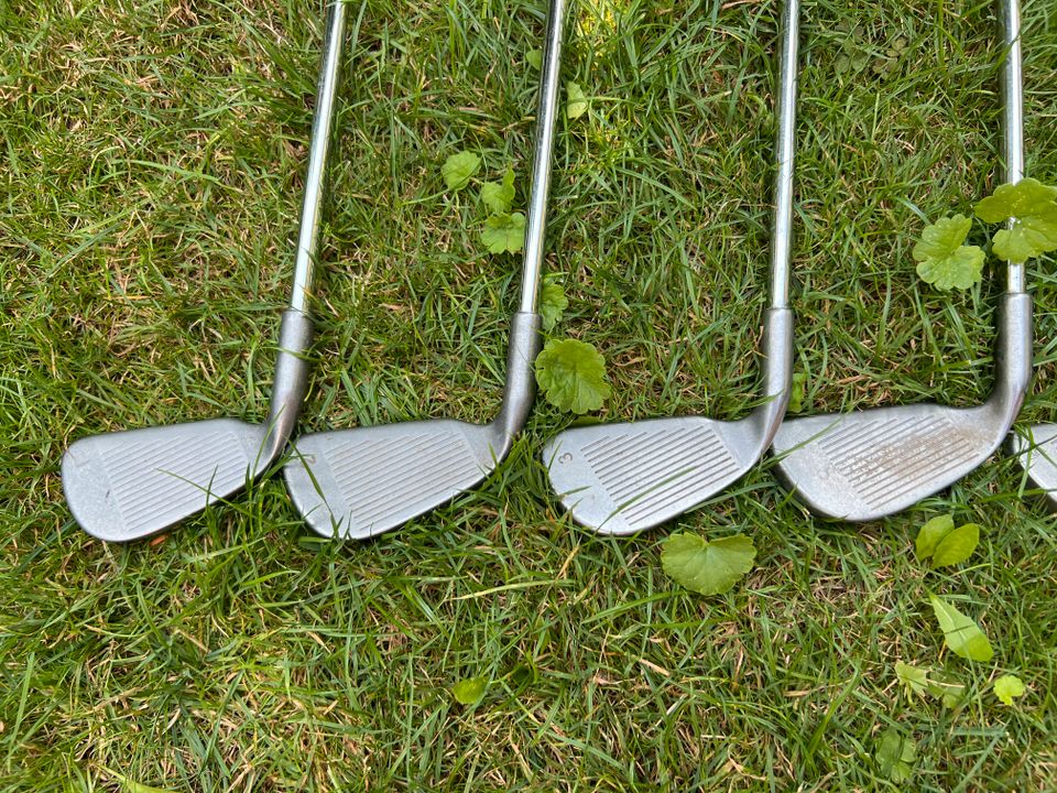 Golfset kompletter RH Ping Eye 2 + Putter inkl. Standbag etc. in Neuss