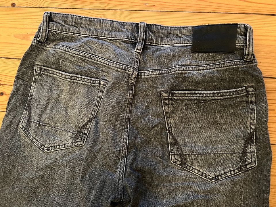 AllSaints Herren Switch Jeans Shorts Gr. 32 in Berlin