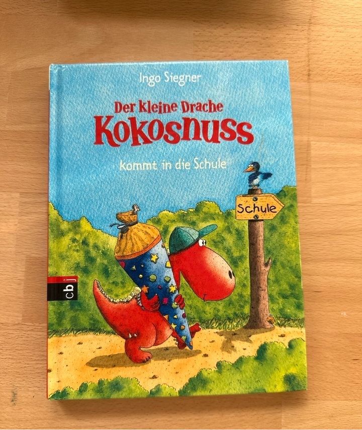 8 x  „Der kleine Drache  Kokosnuss“ Bücher in Düsseldorf