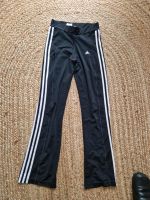 Adidas Trainingshose 152 Jogginghose schlaghose Niedersachsen - Moormerland Vorschau