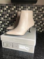 Tamaris Stiefelette beige 37 neu Essen - Essen-Ruhrhalbinsel Vorschau