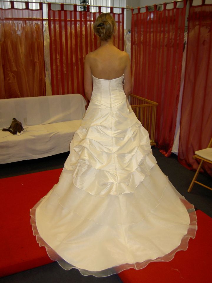 Hochzeitskleid Brautkleid Gr. 36/38 creme in Freiberg