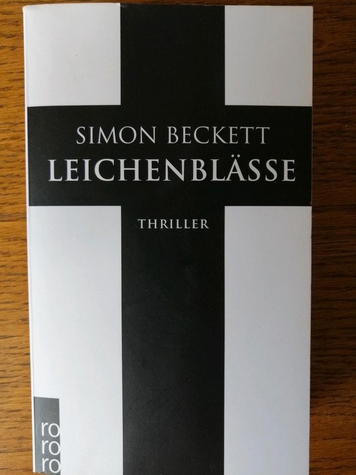 Simon Beckett, Leichenblässe, Thriller in Geist