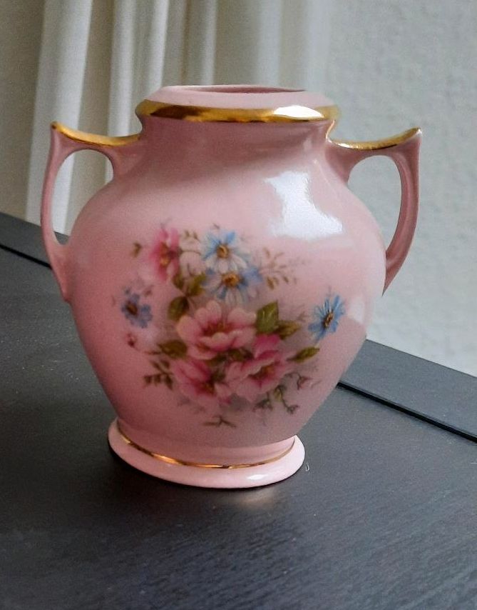 Vase Henkelvase Miniaturvase Porzellan Handbemalt Blüten Deko in Iserlohn