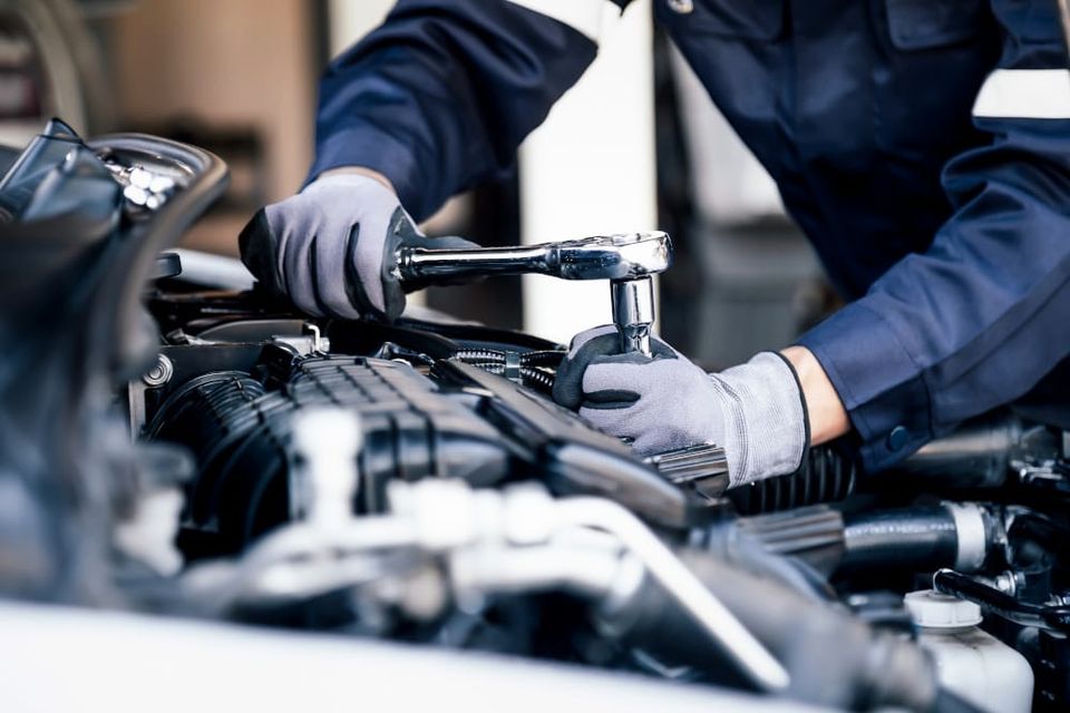 KFZ Reparaturen Werkstattarbeit Ölwechsel Bremsen Service in Bottrop