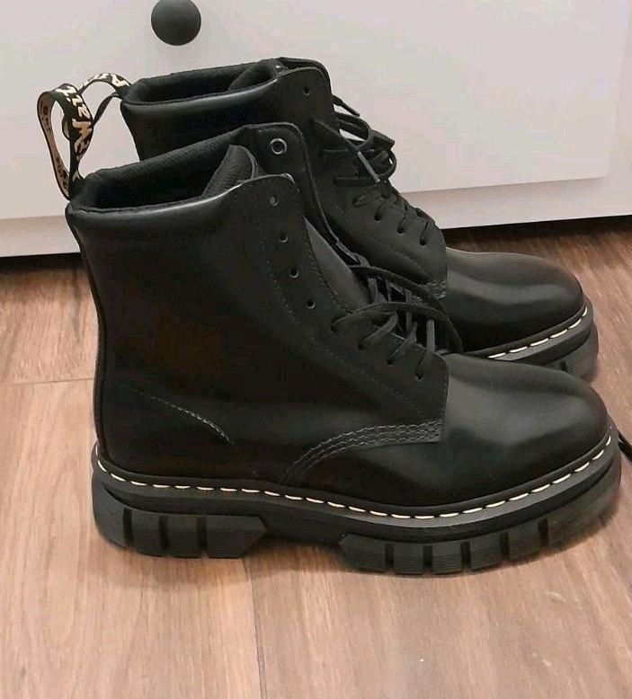 Doc Martens Dr. Gr. 41 Rikardi 8I neu in Mörfelden-Walldorf