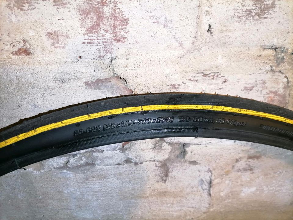 Schwalbe Rennrad Reifen 28x1.00 in Aachen