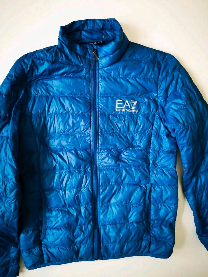 ORIGINAL EA7 EMPORIO ARMANI LEICHTDAUNENJACKE BLAU GR. L in Stuttgart