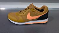 Nike MD Runner 2 NEU 38 / 5.5 Sneaker Sportschuh Hessen - Lahnau Vorschau