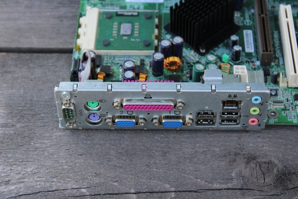 HP Skyhawk Motherboard + AMD Athlon CPU + 1GB DDR RAM in Ichenhausen