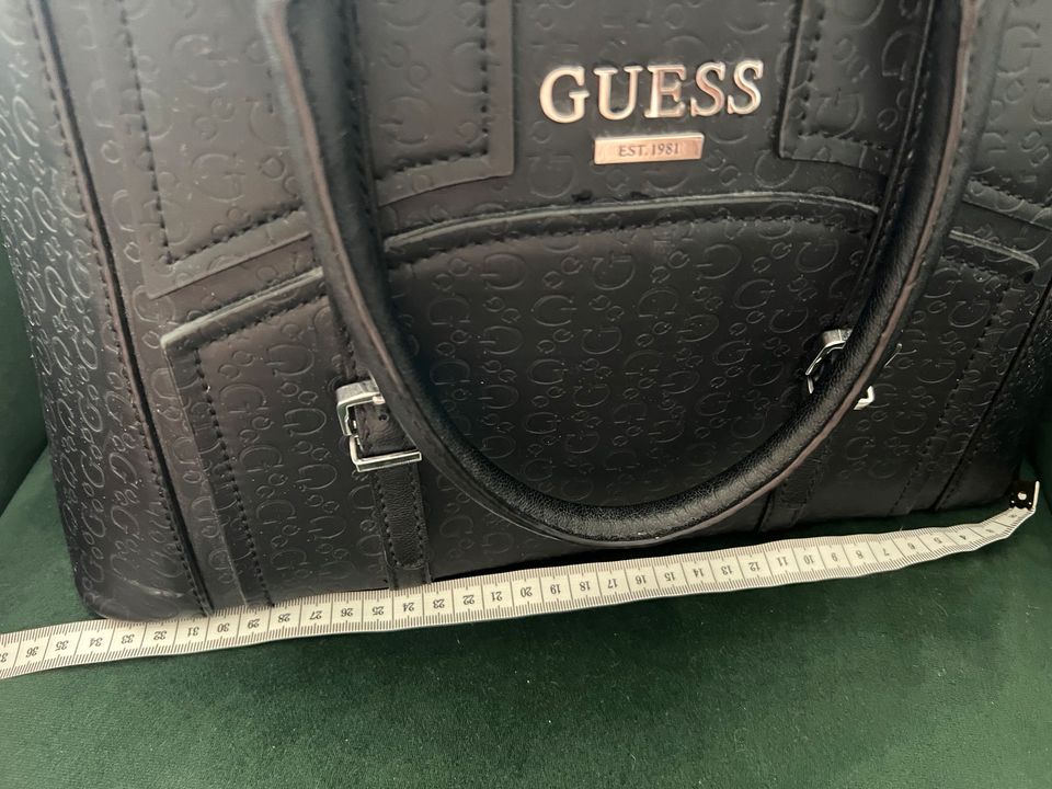 Guess Tasche schwarz Handtasche in Langenselbold