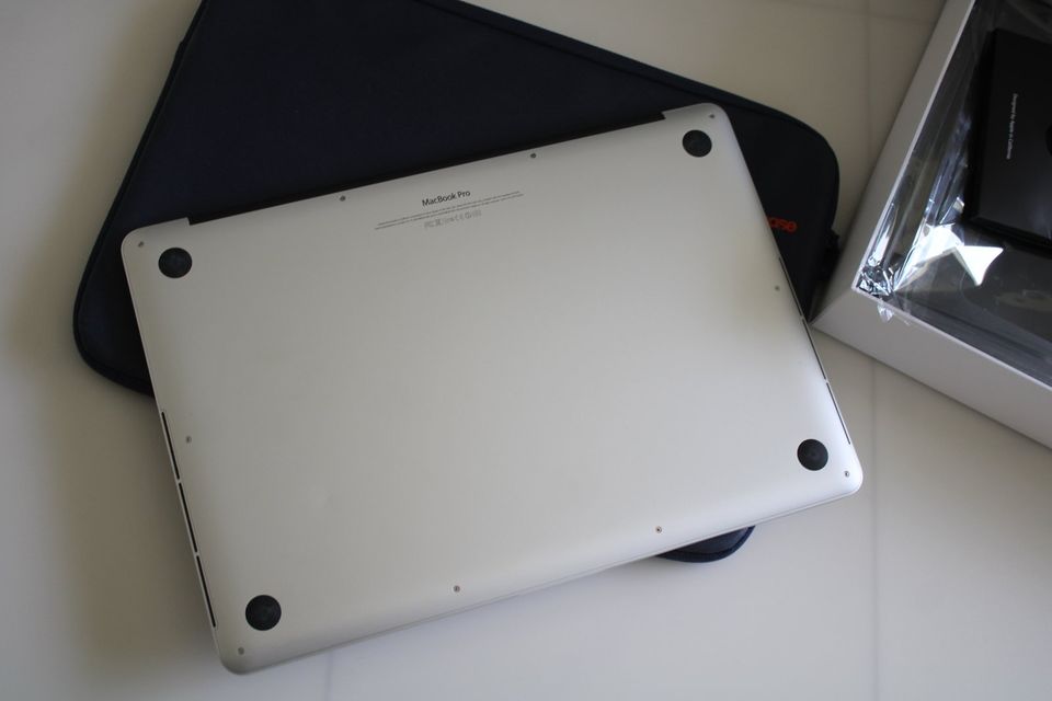 Apple Macbook Pro 15 Retina 2,3GHz i7 256GB SSD OVP wie neu in Aachen