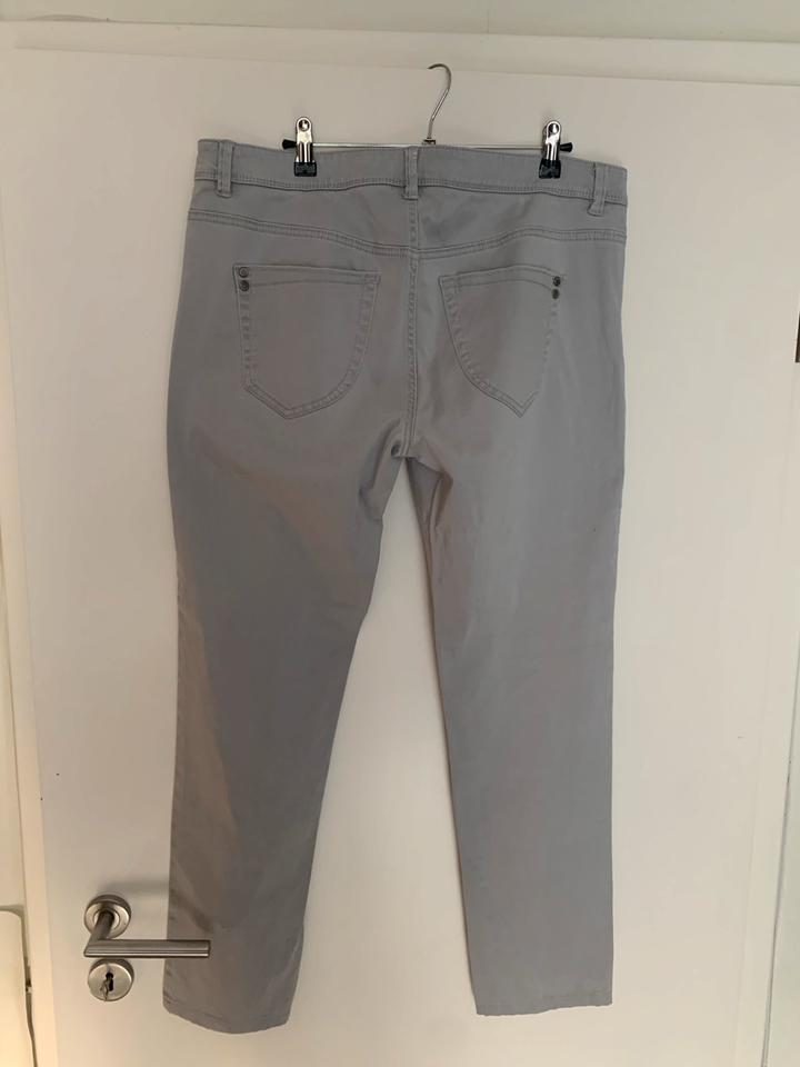 Esprit Hose Gr.44 hellgrau für Damen in Sulzbach (Saar)