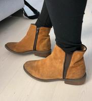 Zara neuwertige Lederboots Niedersachsen - Lüneburg Vorschau