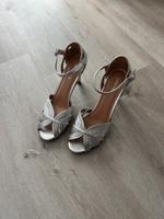 High Heels/Peep toes Silber in Größe 39 Hessen - Marburg Vorschau