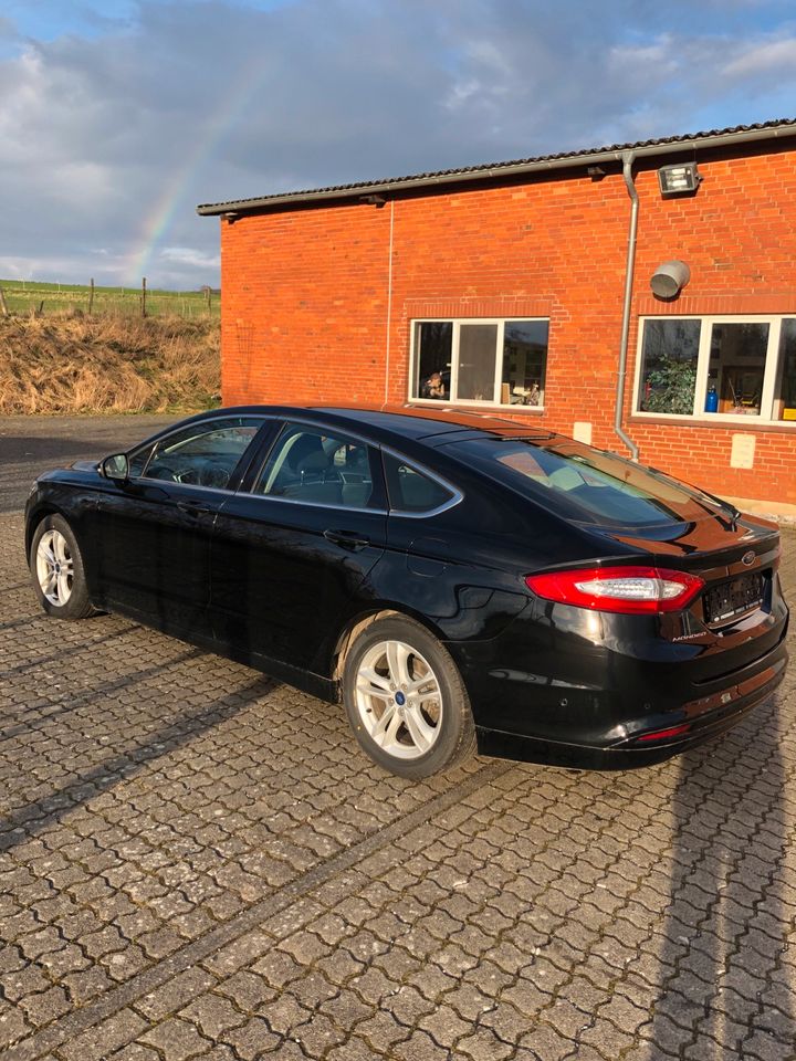 Ford Mondeo ECO Boost Titanium in Einbeck