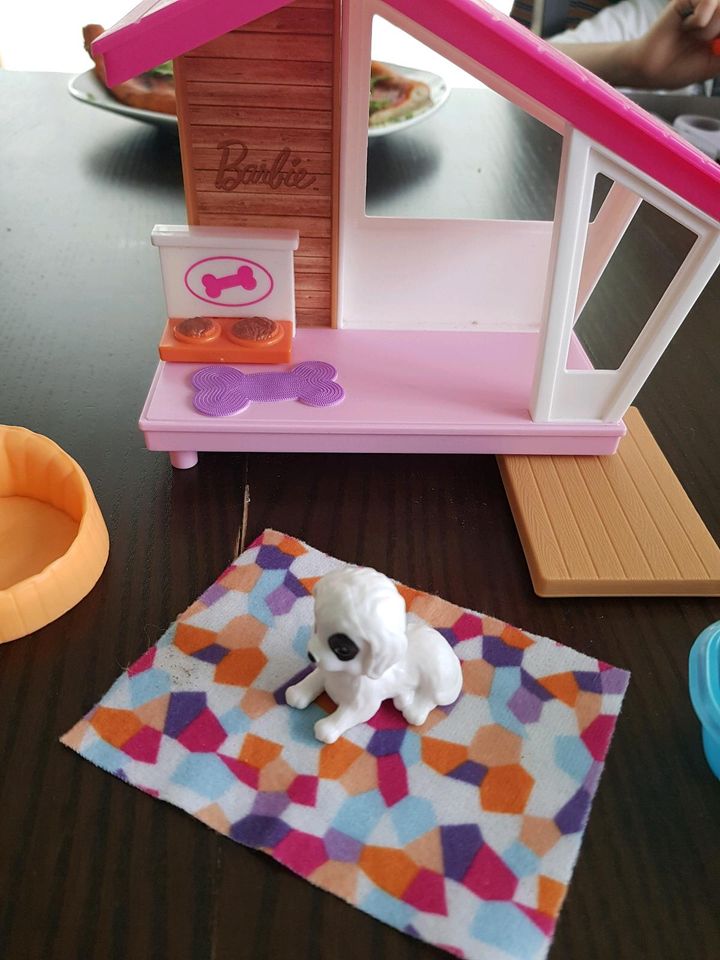 Mattel - Barbie Mini Spielset mit Tier - Hundehütte in Karlsdorf-Neuthard