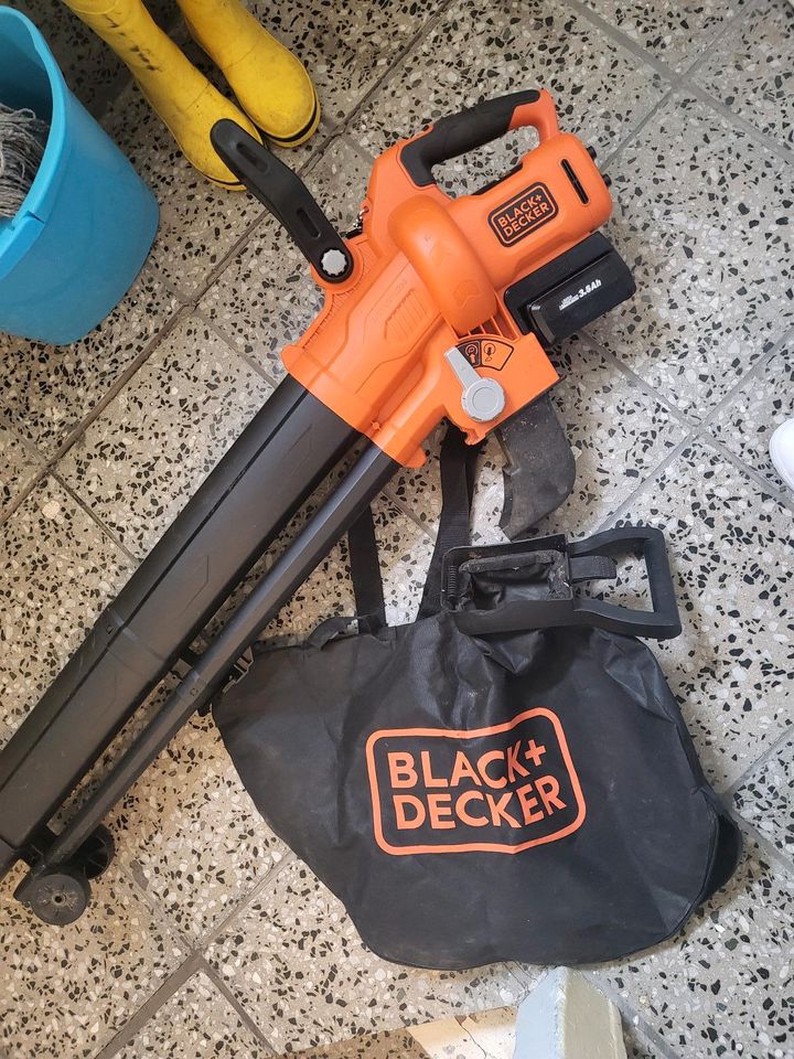 Black+ Decker Laubsauger/Laubbläser mit Akku in Neuhaus