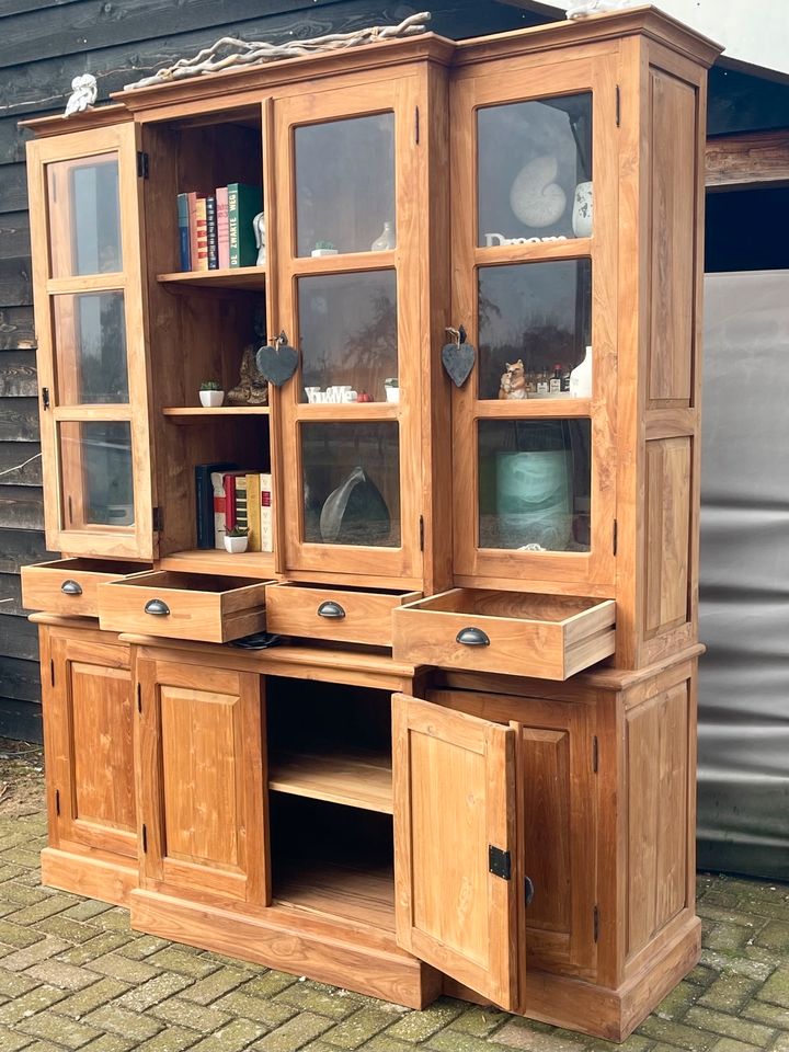 1950€ jetzt 1650€ SPEZIALES ANGEBOT BUFFETSCHRANK VITRINENSCHRANK in Kranenburg