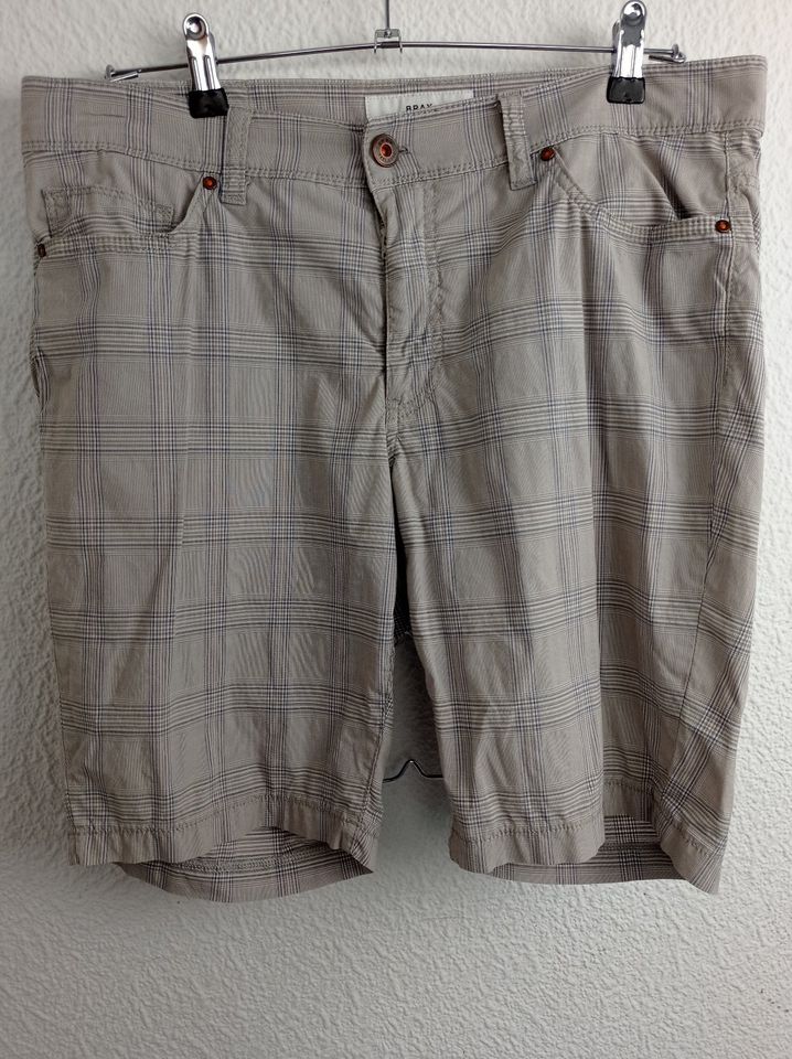 TOLLE KURZE HOSE GUTER ZUSTAND Gr.48 / M / L von BRAX in Gönnersdorf