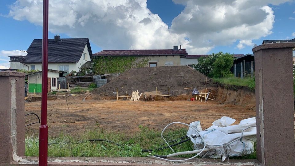 Baggerarbeiten, Baugruben, Poolaushub, Rohrleitungen uvm. in Mücheln (Geiseltal)