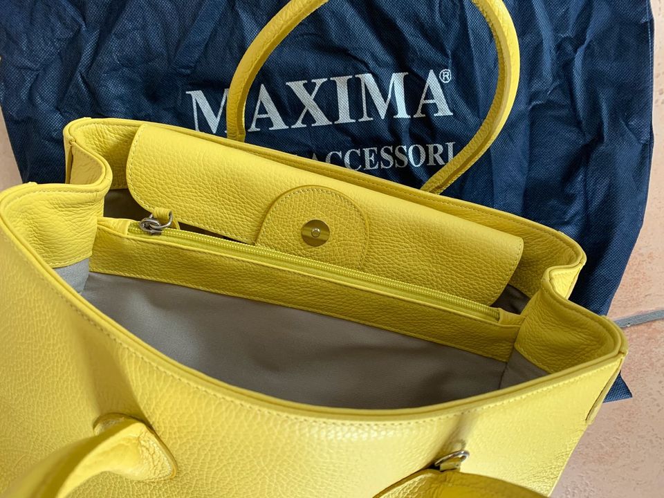 nagelneue Lederhandtasche - Modefarbe Gelb in Lörrach