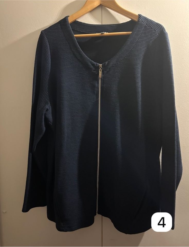 Verschiedene Teile von Gina Laura (Jacke,Weste,2tlg Set)Größe XXL in Echzell 