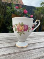 Alte Tasse mit Blumendekor Niedersachsen - Hage Vorschau