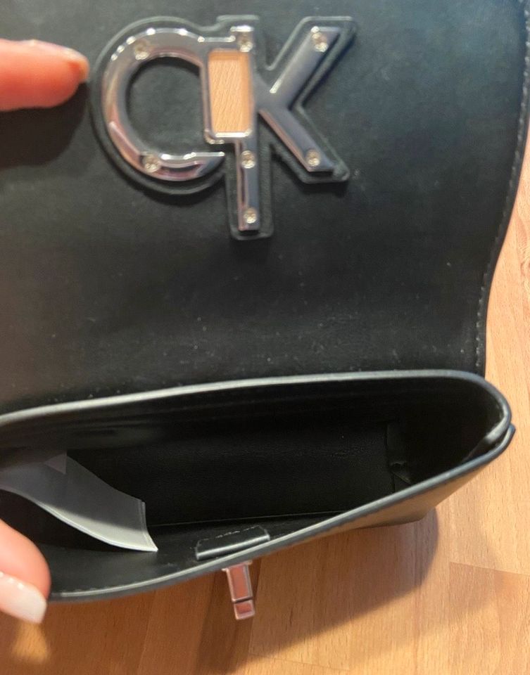 Bauchtasche von Calvin Klein in Eschweiler