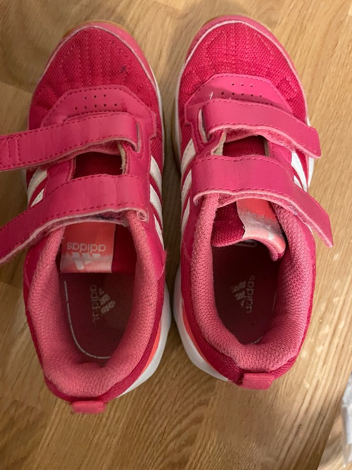 HallenTurnschuhe, Adidas pink Größe 31, sehr gut in Ginsheim-Gustavsburg