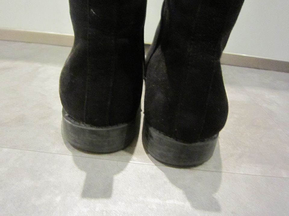 Schuhe Stiefeletten Wildleder Gr.39 H&M Schwarz in Mömlingen