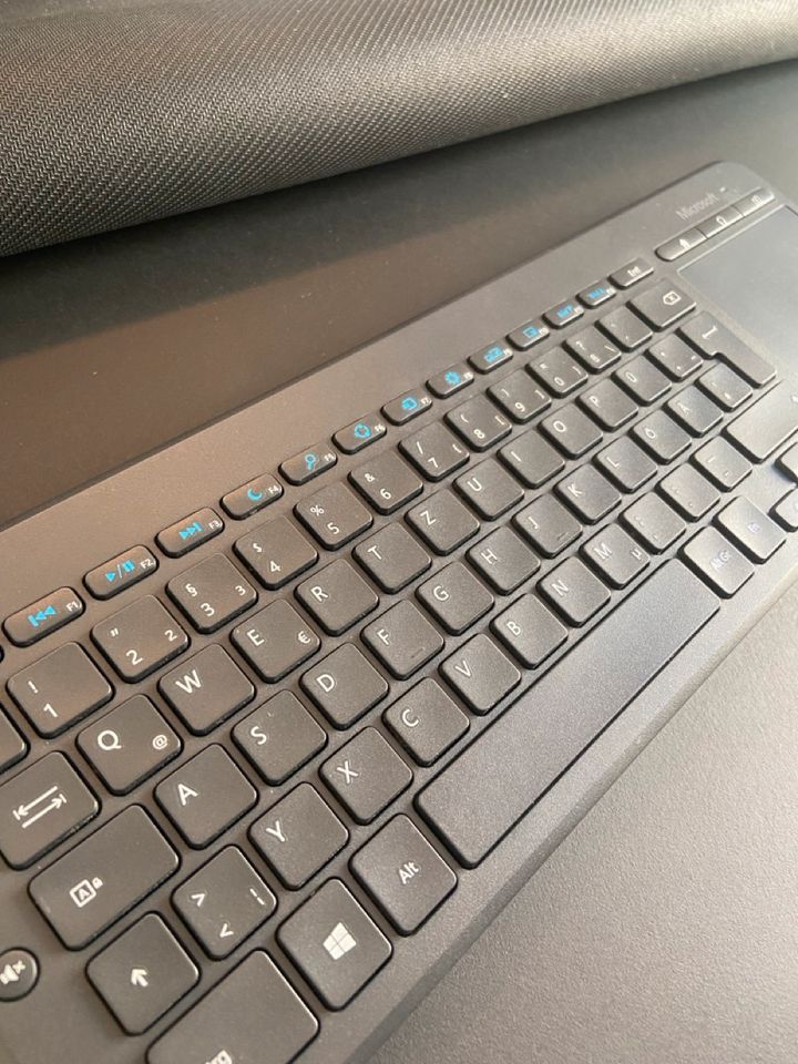 Microsoft All-in-One Media Keyboard Tastatur, kabellos / QWERTZ in Berlin