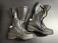 Daytona Gore-Tex Motorradstiefel Damen Gr. 36 Nordrhein-Westfalen - Langenfeld Vorschau