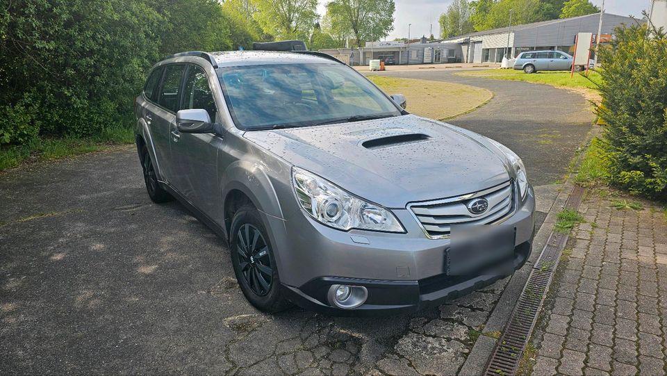 Subaru Legacy Outback 2.0 Diesel in Bad Bramstedt