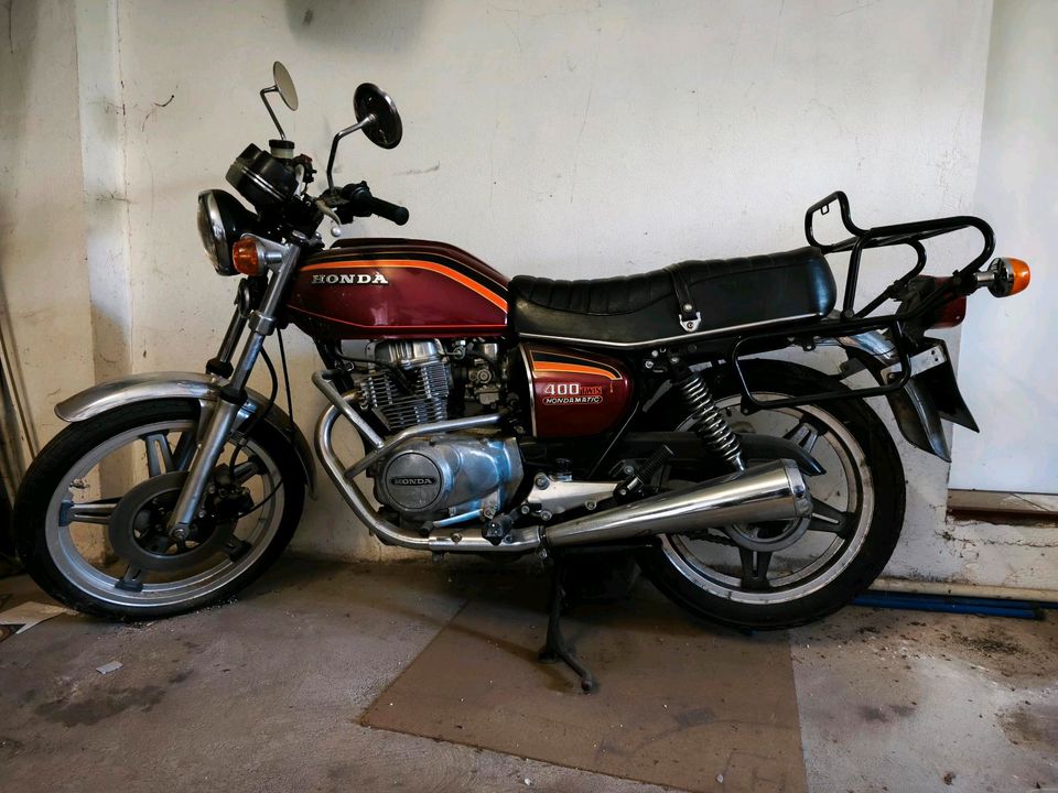 Honda CB 400 TWIN in Neuhaus a.d. Pegnitz