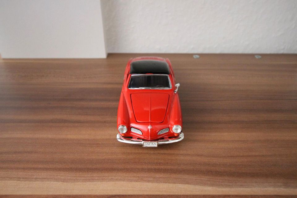 Volkswagen Karmann - Ghia 1966 1:28 Modellauto SAMMLUNGSAUFLÖSUNG in Puchheim