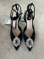 Elegante schwarze Schuhe mit Strassverzierung – NEU & ungetragen Baden-Württemberg - Weissach im Tal Vorschau